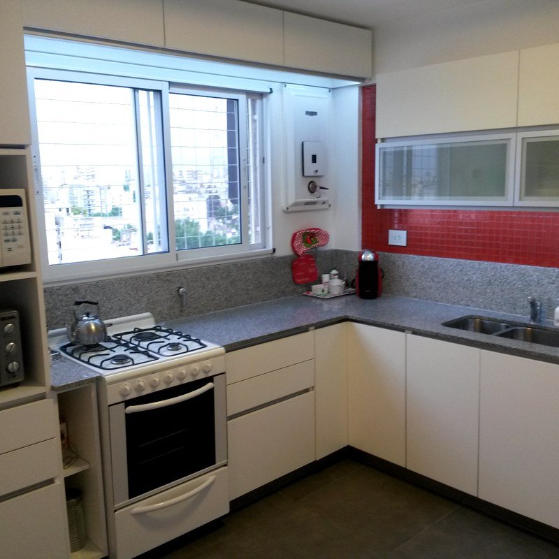 Cocina mesada granito